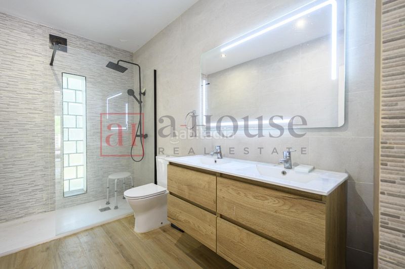 Foto 3d30e821-e779-4d36-83d4-d7444adfb2c9. Casa amb piscina a Olivella