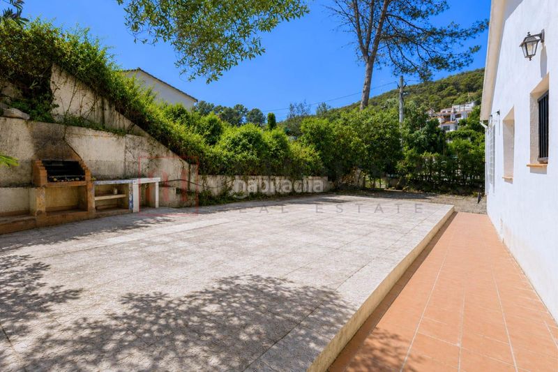 Foto a1c76eec-5b83-4baf-b582-10512cdee997. Casa amb piscina a Olivella