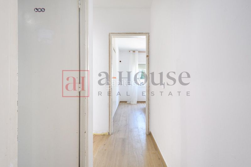 Foto bb49e8b1-1a1a-478b-a23d-d80d7c8c936a. Casa amb piscina a Olivella