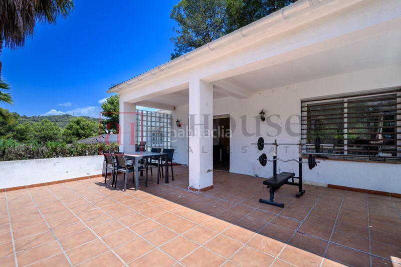 Foto cd8ecb1f-59c2-4ae6-857c-fa5271e3300a. Casa amb piscina a Olivella