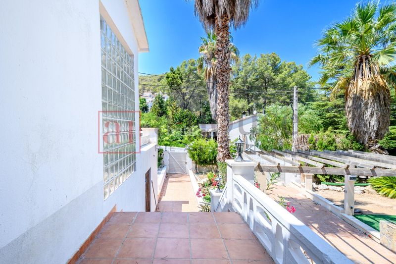 Foto e797c5f6-d442-4a9f-ab42-e4a83f7c2fd9. Casa amb piscina a Olivella