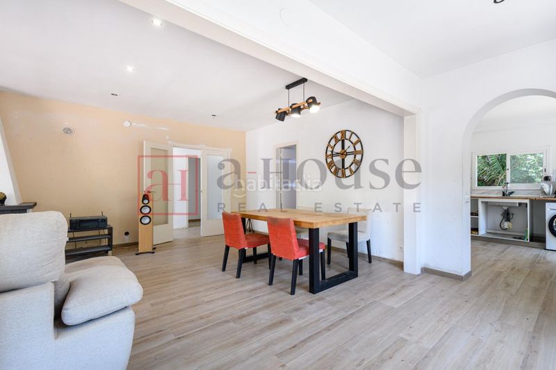 Foto e9bf9b72-74ba-4704-aa2f-cc5e32b00506. Casa amb piscina a Olivella