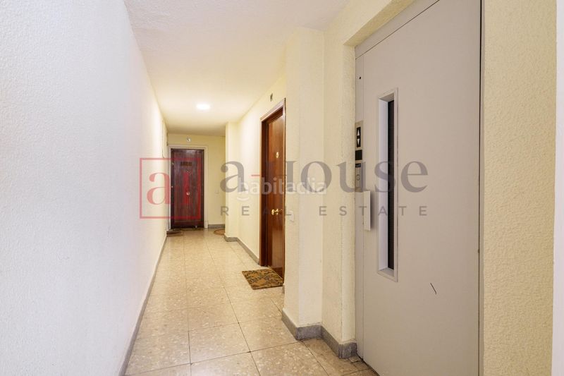 Foto 4c788136-c145-4ed9-8609-e6ecf2af1686. Pis amb calefacció a Adelfas Madrid