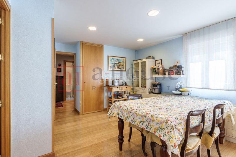 Foto b1225101-5c2a-4a95-b67a-463010c5a01d. Pis amb calefacció a Adelfas Madrid