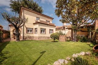 Xalet  Carrer verge de montserrat. Chalet en venta - zona residencial padró