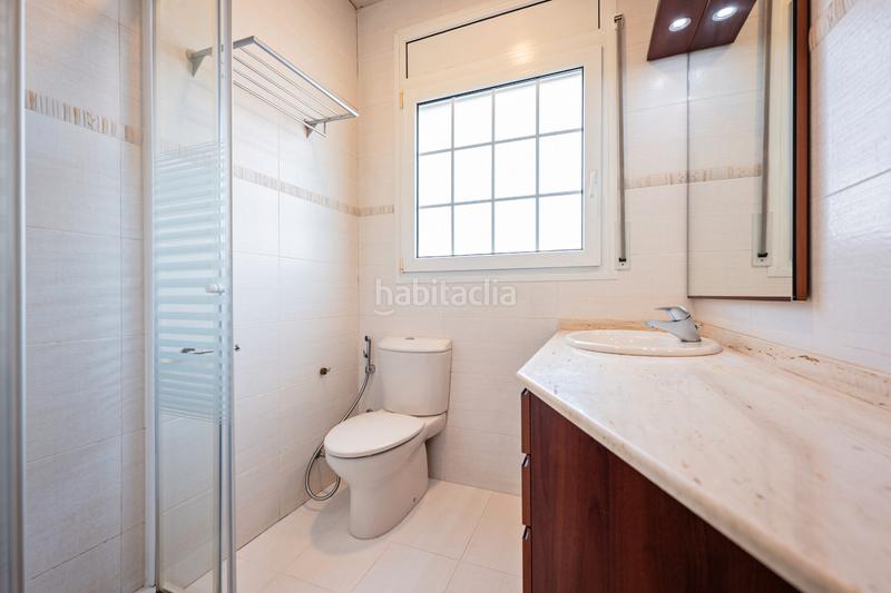 Foto bb0d999f-b903-431d-8096-cb3610d28d71. Xalet amb xemeneia calefacció aparcament a Can Tiana Ripollet