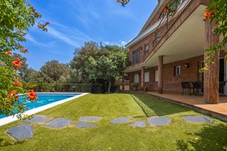 Xalet  Carrer dels quatre vents. Chalet en venta - vallpineda