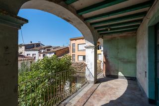 Casa  Travessia sant esteve 1. Casa antigua con encanto en el centro històrico de sallent