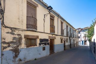 Casa adossada a Travessia sant esteve 2. Conjunto de 3 casitas  con encanto a reformar en el centro de sa