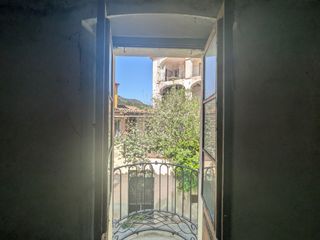 Bauernhof  Travessia sant esteve. Casa amb bigues de fusta i volta catalana per reformar al nucli