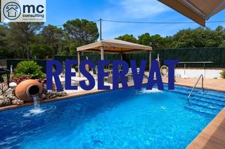 Chalet in Ametlla del Vallès (L´). Espectacular casa reformada esquinera  lametlla del vallès