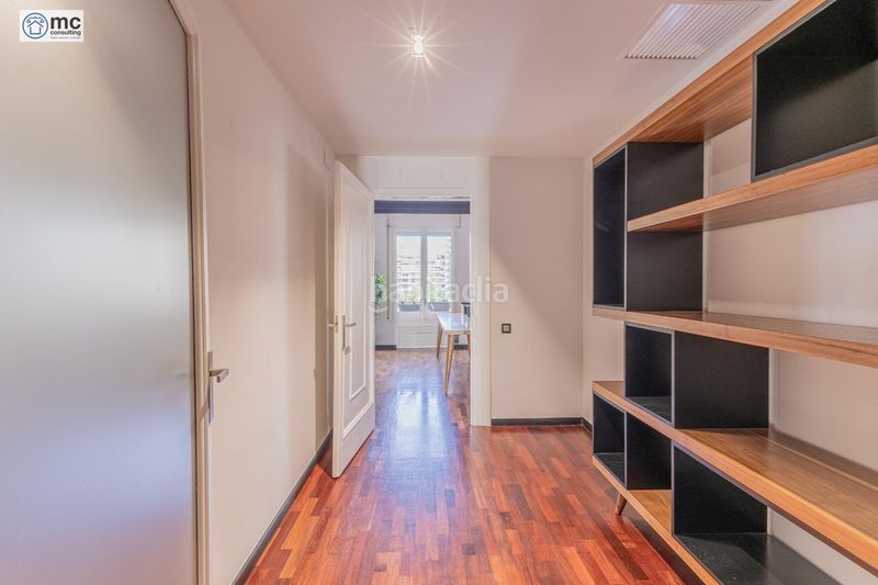 Foto 039ecc6e-fb2a-465a-acfa-08e395f7f362. Pis a Barri de les Corts Barcelona