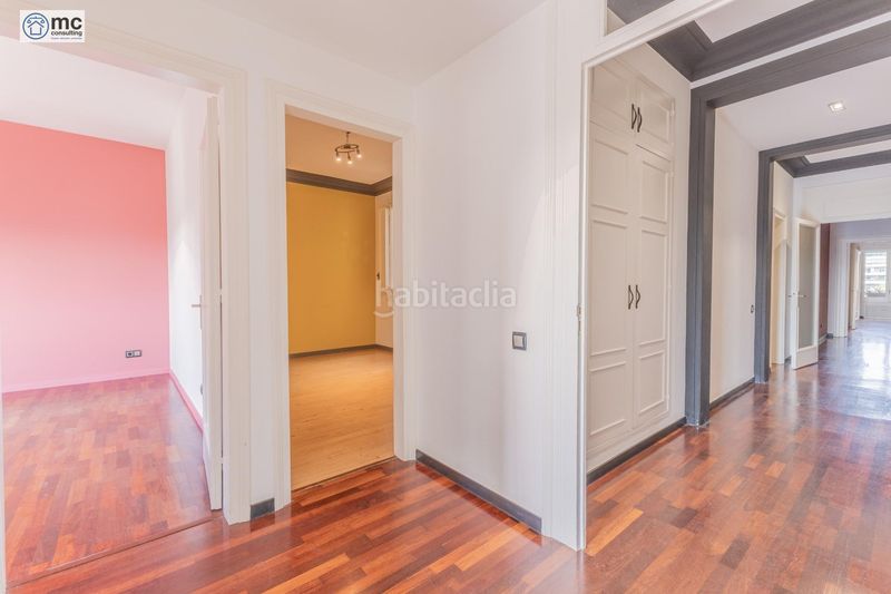 Foto f7b6d4ce-7619-438e-8a3d-9029982f372d. Pis a Barri de les Corts Barcelona