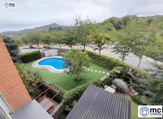 Pis a Mas Lluí. Amplio y moderno piso en mas lluí, sant feliu de llobregat con p