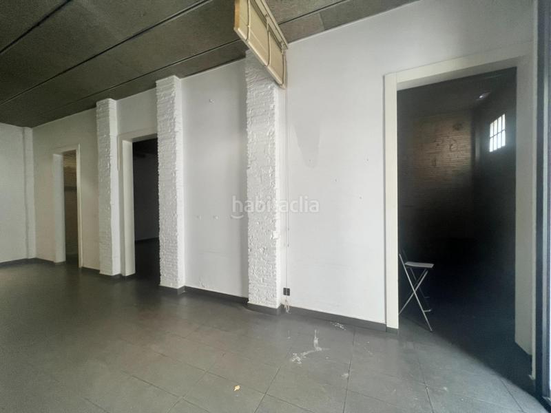 Foto bfa2b3a2-bb49-4004-b453-b08ff08f7a00. Location local commercial dans Centre Granollers