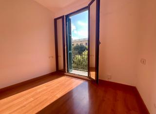 Appartement dans Sant Ramon - Maternitat. Piso de 3 habitaciones totalmente exterior