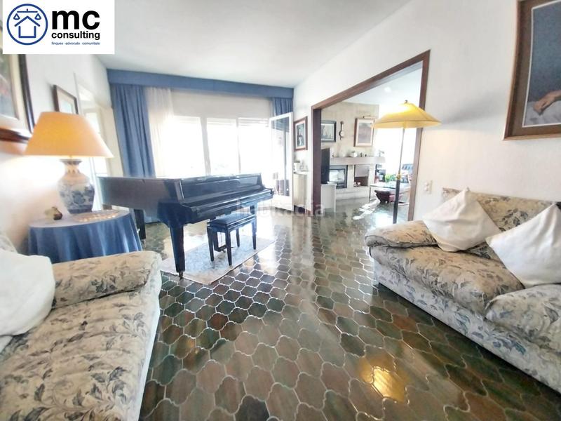 Foto 2419252c-fb85-4652-a5c4-686ad33a8a36. Chalet avec chauffage parking piscine dans Canovelles