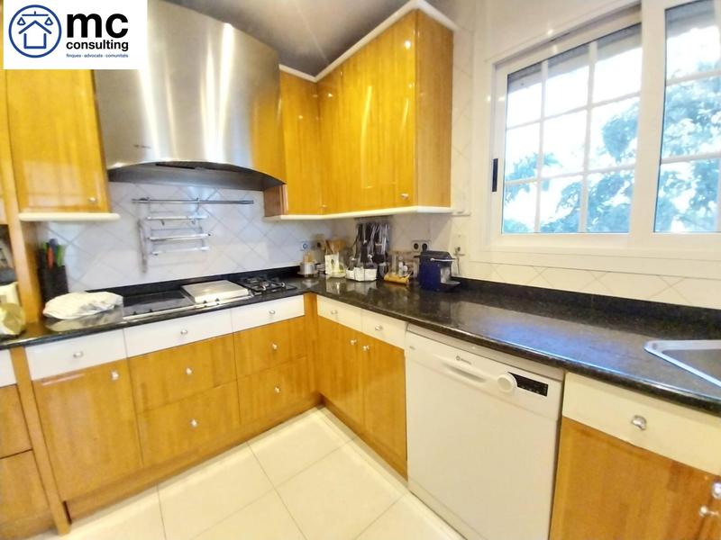 Foto 86979b13-f6d9-4655-8578-c85ec86b0f59. Chalet avec chauffage parking piscine dans Canovelles