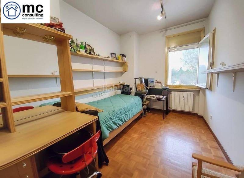 Foto b66692bb-dbd6-4d62-a411-c46da340634d. Chalet avec chauffage parking piscine dans Canovelles