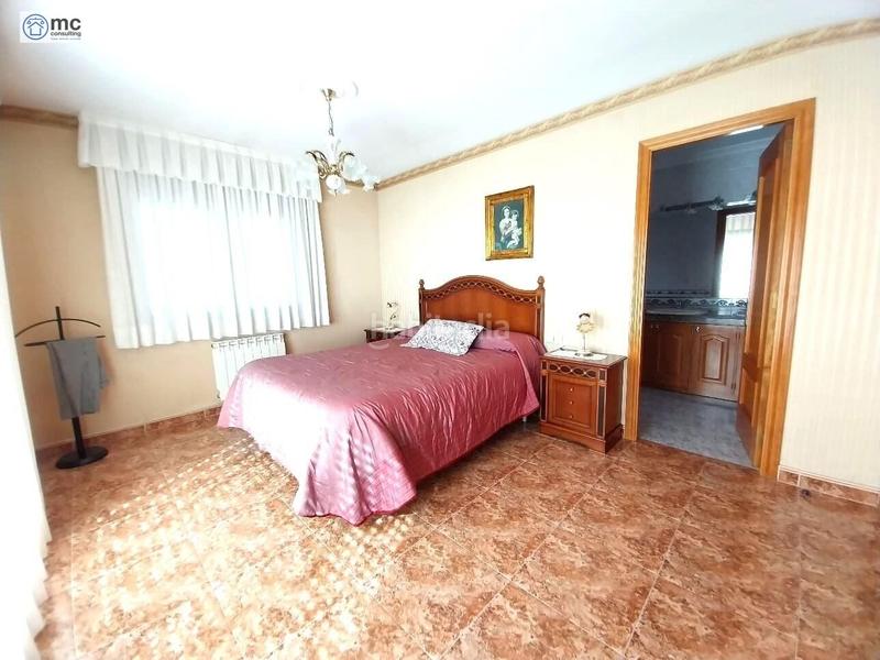 Foto 33da59af-1ab8-42ad-9ad7-0b8aa0d4c862. Chalet con riscaldamento parcheggio piscina in Canovelles