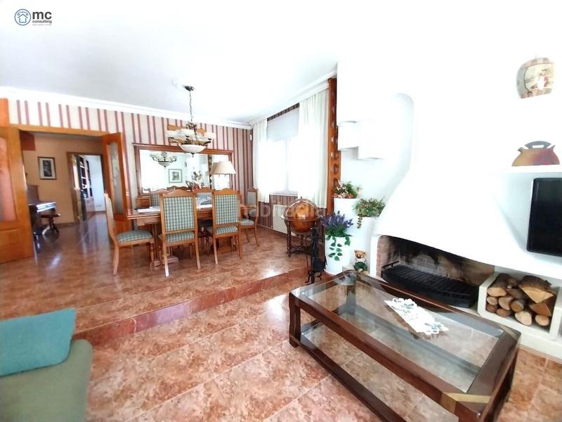 Foto 35c59afe-c451-4083-b11a-be685418230b. Chalet con riscaldamento parcheggio piscina in Canovelles