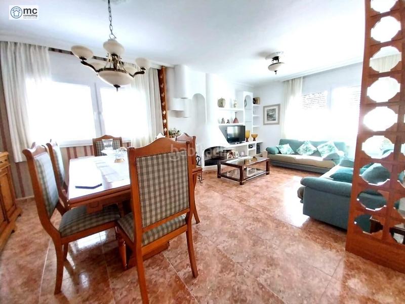 Foto 52c1ae45-adad-4dcc-9d50-3563c97068b3. Chalet con riscaldamento parcheggio piscina in Canovelles