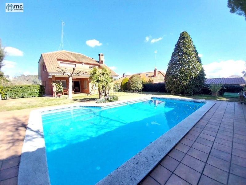 Foto 6225eb5b-f5dd-47dd-a684-4cf2a7a08ce4. Xalet amb calefacció aparcament piscina a Canovelles
