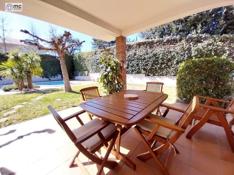 Foto 824f9de3-db77-4275-9cfb-fb3cdf5b023d. Chalet con riscaldamento parcheggio piscina in Canovelles