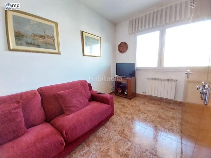 Foto b1e85ce4-2280-40d3-9a70-383789871a9a. Chalet con riscaldamento parcheggio piscina in Canovelles