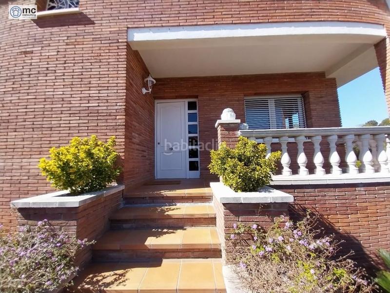 Foto bffb49cc-0d4c-42a3-a282-33cd51a2dab7. Chalet con riscaldamento parcheggio piscina in Canovelles