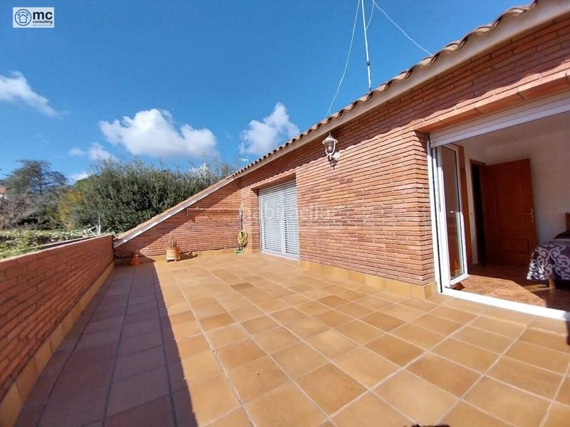 Foto e8b1ef2d-c5b8-49a6-ae35-1395ca44daa1. Xalet amb calefacció aparcament piscina a Canovelles