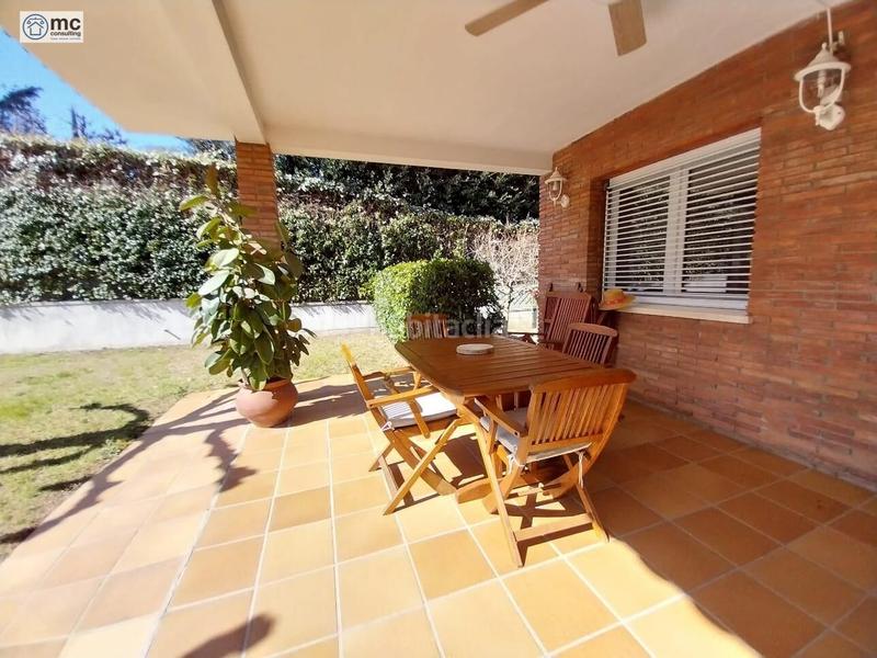 Foto e9d1700d-b3e1-4205-a38d-920e6168801a. Chalet con riscaldamento parcheggio piscina in Canovelles