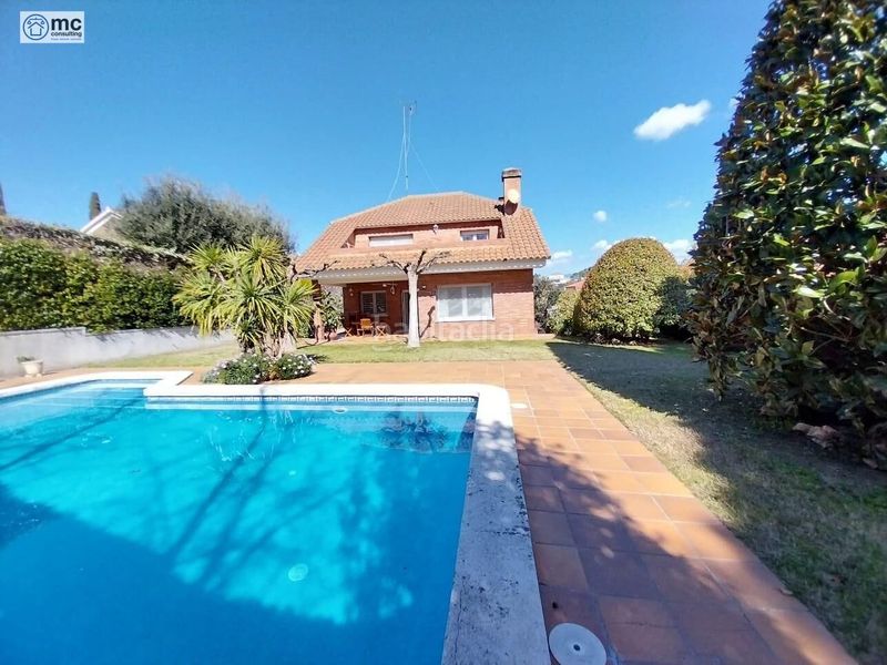 Foto fa0ca8c4-31c4-484b-98f5-07393660c6dd. Xalet amb calefacció aparcament piscina a Canovelles