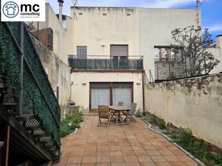 Casa a Montserrat - El Passeig. Casa de pueblo para reformar en  la garriga