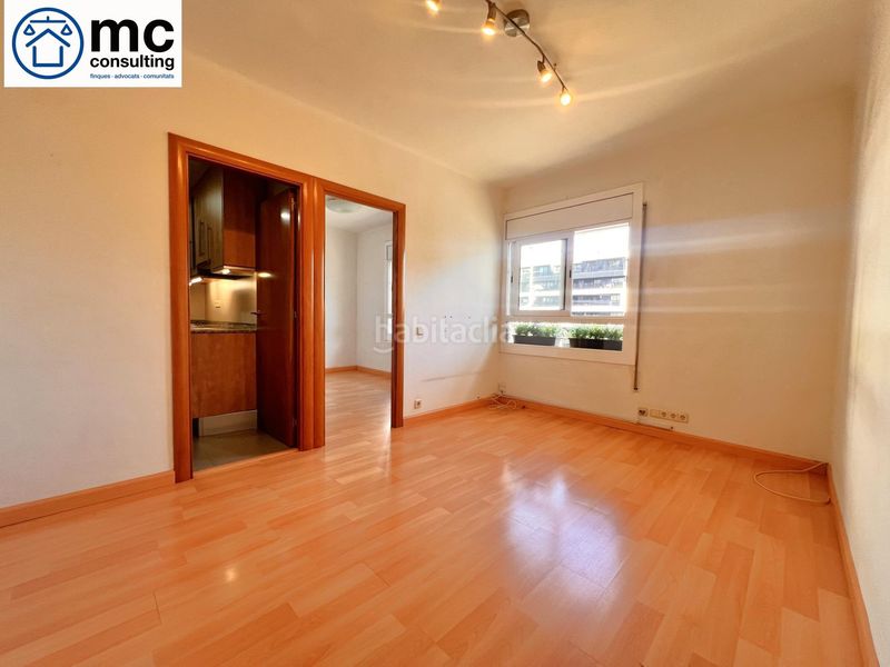 Foto 4aeb1436-45d9-4ad6-beb6-f0a51eb65bbf. Pis a Califòrnia-Santa Madrona Masnou (El)
