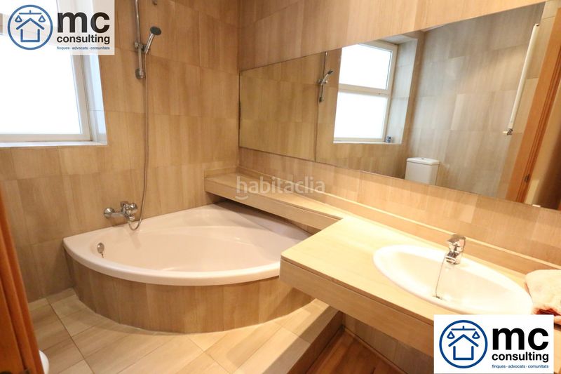Foto f1557339-a5b6-470e-b2c4-5f52c46f6bc1. Pis amb calefacció a St. Pere - Sta. Caterina - El Born Barcelona