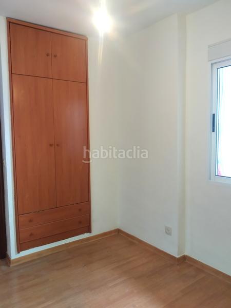 Foto 3b6280a8-a2f4-4b1c-9f5a-22feaba3f992. Piso este es un piso familiar, en un barrio agradable, a un paso de hipercor, bien comunicado y con todos los servicios a tu alcance. l en Valencia