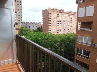 Pis  Valencia - av pio xii. Este es un piso familiar, en un barrio agradable, a un paso de h
