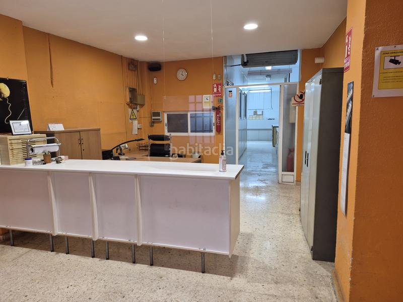 Foto 4cfabf0e-2e6f-4f54-9f96-48862477a3e3. Business premise in El Botànic Valencia