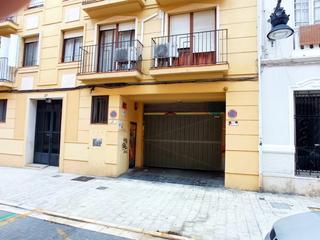Lloguer Aparcament cotxe  Valencia - calle corona. Plaza de garaje amplia en calle corona