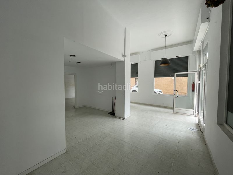 Foto c6eca88e-afaa-47a8-b2e6-e86b4e4ff2f3. Local comercial a El Pilar Valencia
