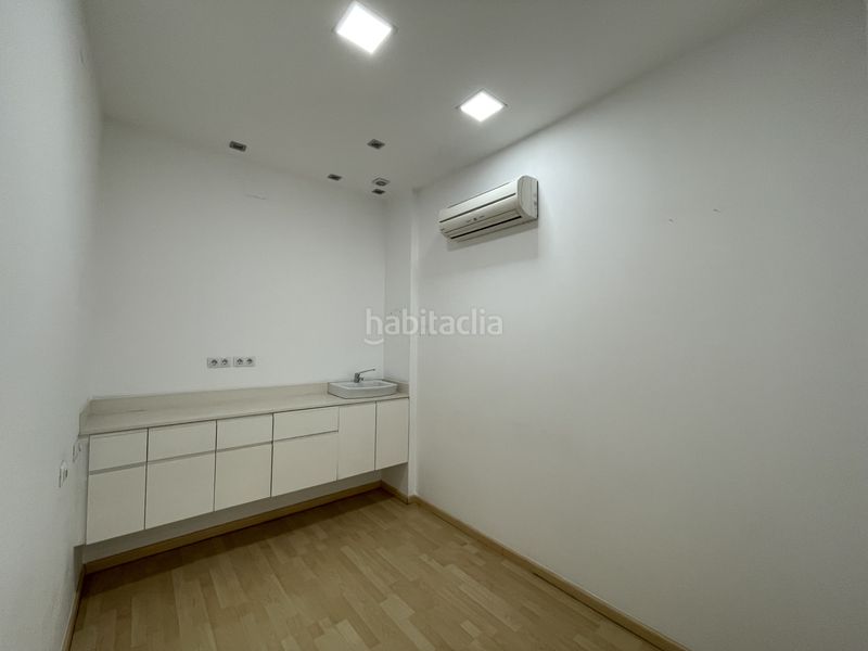 Foto 4dd1046d-c47f-45f1-b198-d08ae1b68378. Local comercial a El Pilar Valencia