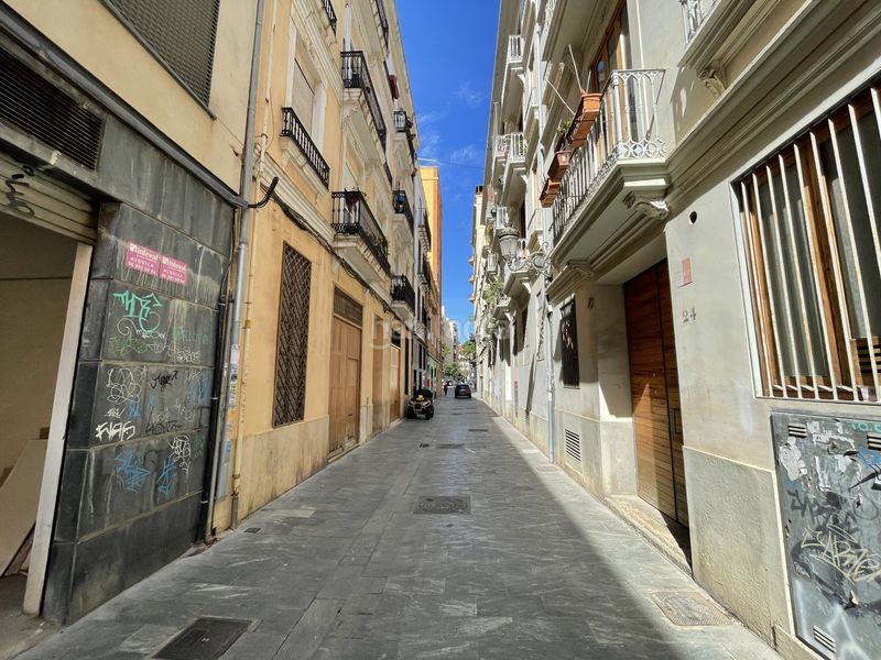 Foto ec7d5edf-8c37-4cea-8c85-b4c96cd2b3b5. Local comercial a El Pilar Valencia