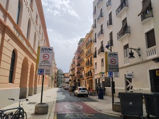 Aparcament cotxe a Valencia - corona 37. Plaza de garaje amplia en venta en el carmen