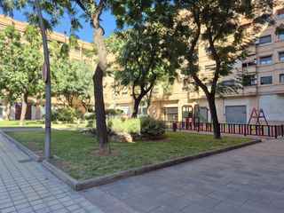 Rent Flat  Mislata - regacho. A un paso de la plaza mayor, te ofrecemos esta amplia vivienda d