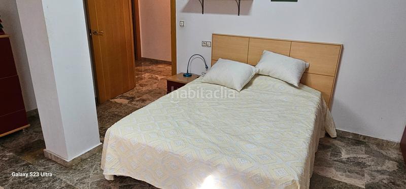 Foto c5be9d65-70ca-4b83-a690-769a32286b5e. Ático  con 6 habitaciones y 3 baños en Requena