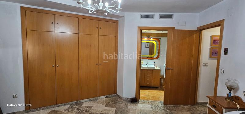 Foto d45e9bcc-9da8-4536-83bf-6fd7ac42da2b. Ático  con 6 habitaciones y 3 baños en Requena