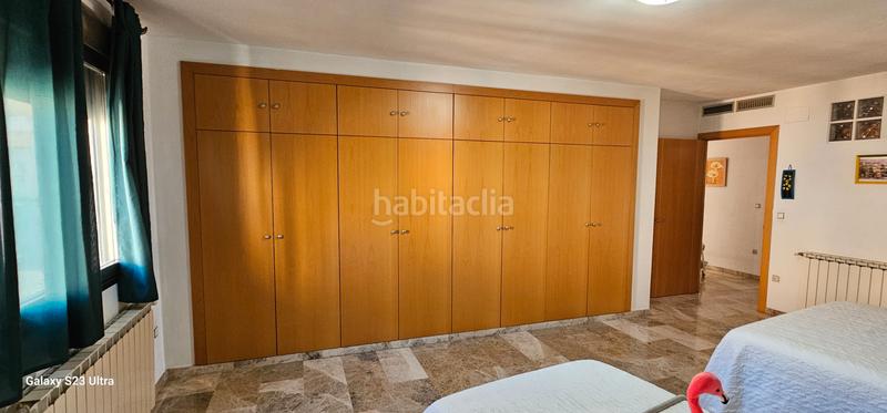 Foto d5f4d4b6-2d8e-4b26-a659-b76840bda8b0. Ático  con 6 habitaciones y 3 baños en Requena