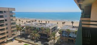Rent Apartment in Avinguda mare nostrum 5. Apartamento alquiler temporal con piscina y garaje de 2 hab. en