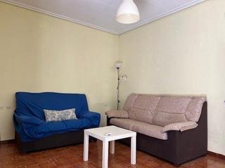 Miete Etagenwohnung in San Miguel. Alquiler de piso en el centro, junto a la plaza circular